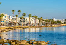 Cipru s-a deschis turiștilor vaccinați