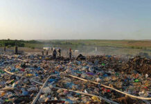 Incendiul la un depozit ecologic de deşeuri din Botoșani a fost stins. Suprafaţa afectată este de 1.000 de metri pătraţi