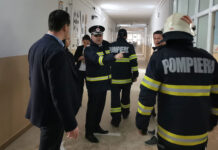 600 de copii au fost evacuați dintr-o școală din Botoșani din cauza unei lămpi care a ars